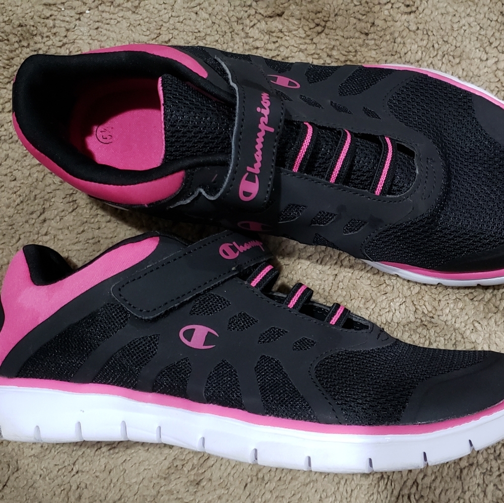 Shoes - Picture 2 of 4